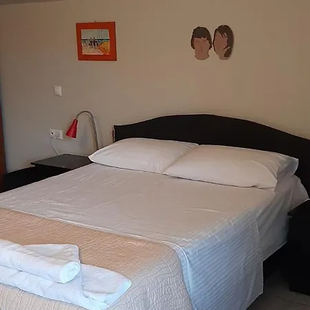 Rosa's House Διαμέρισμα Vromerí